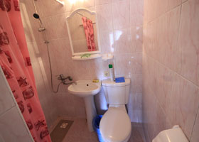 Душевая номеров на 2-ом этаже